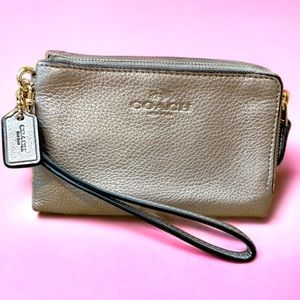 EUC Coach Pewter Double Zip Wristlet